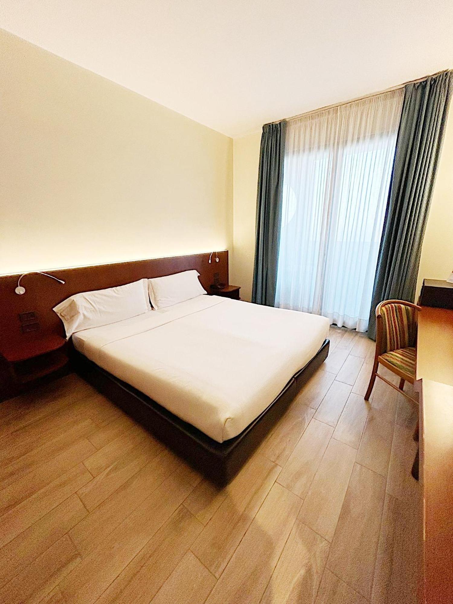 Ih Hotels Milano Blu Visconti 3*