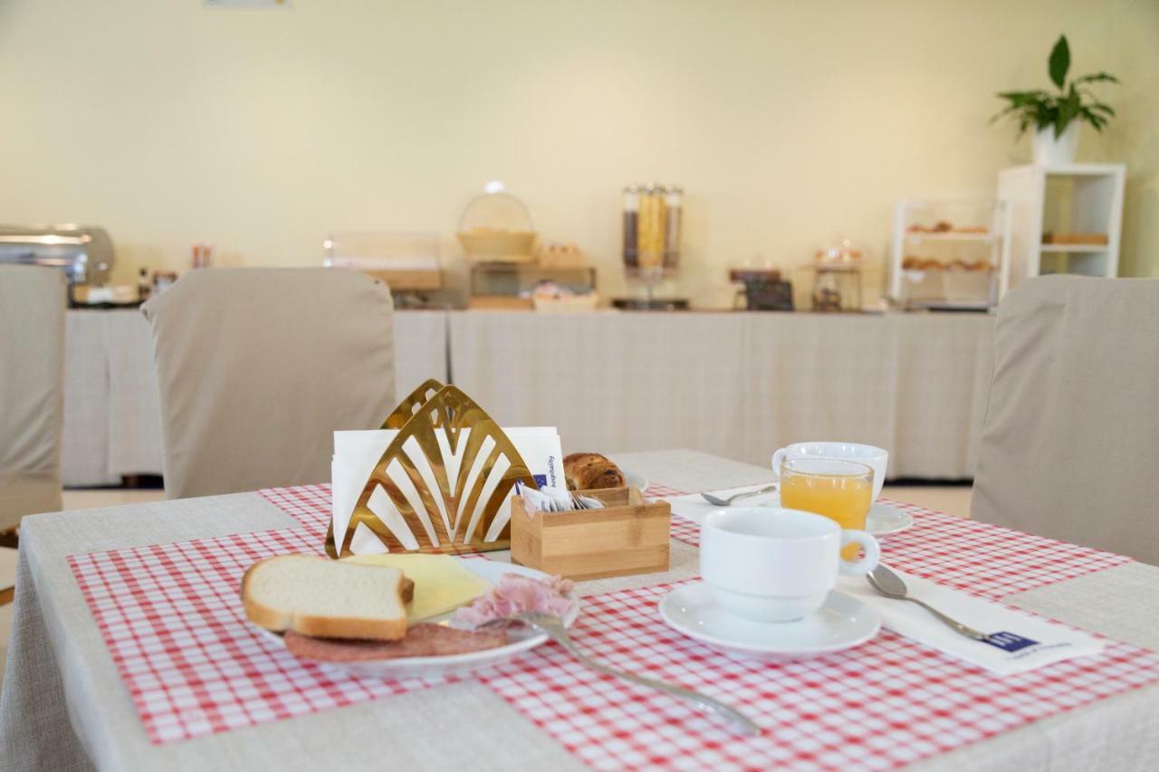 Ih Hotels Milano Blu Visconti 3*